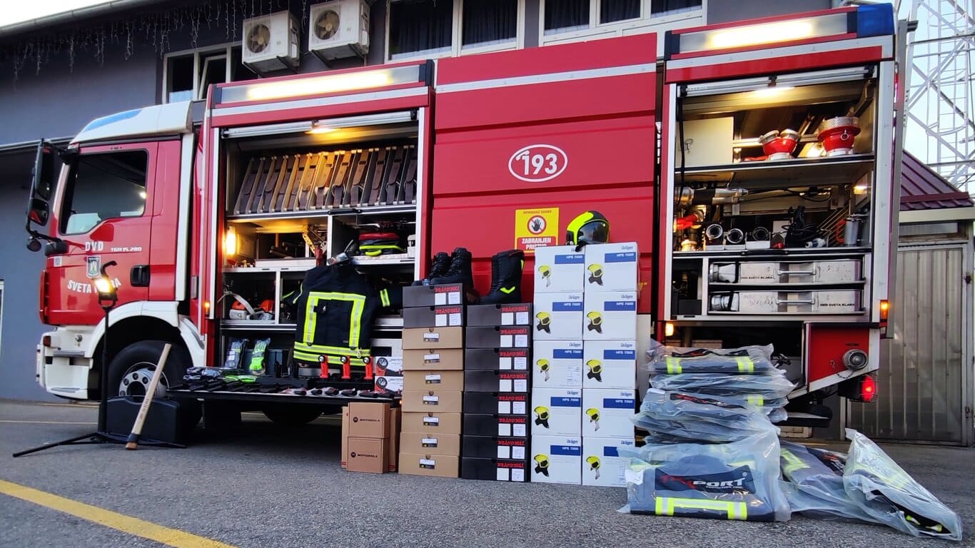 Vatropromet isporuka vatrogasne opreme za DVD Sveta Klara.