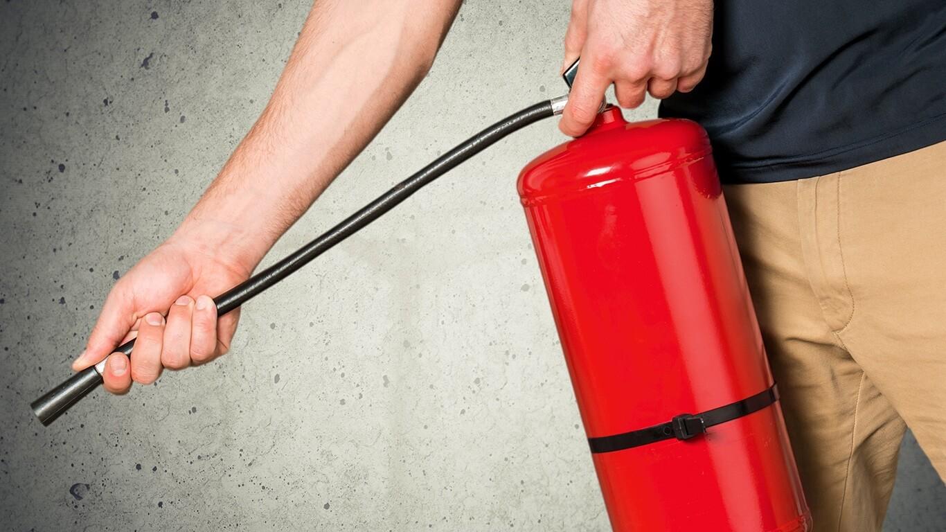 Kako koristiti vatrogasni aparat